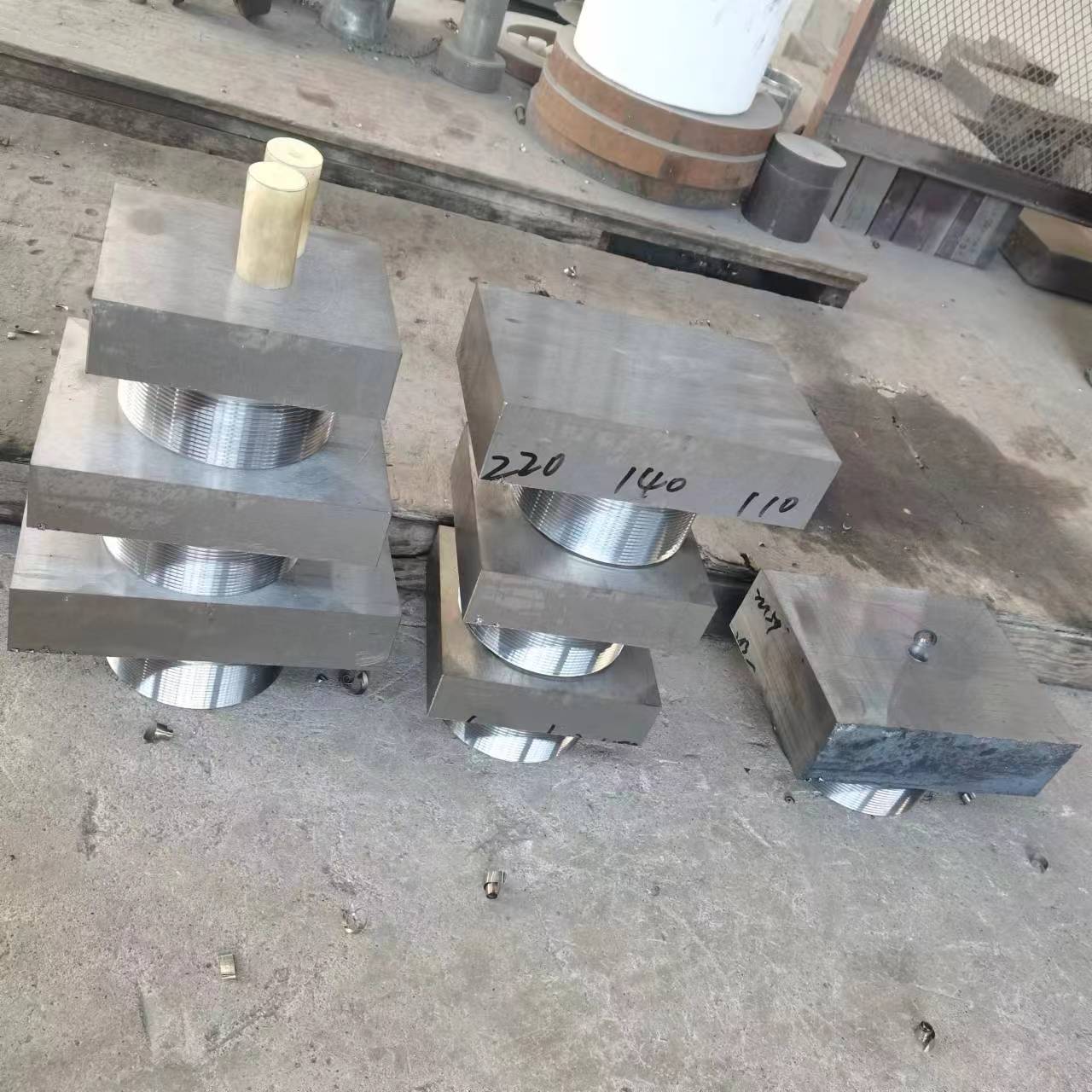 PVC extrusion tooling for plastic pipe